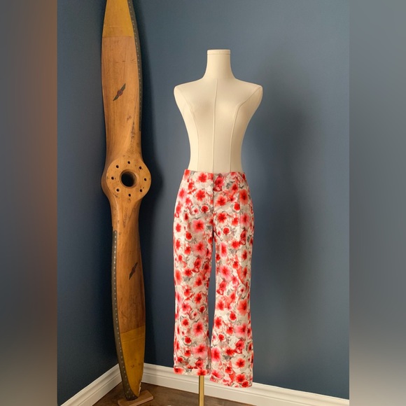 Elie Tahari capri pants. Suze 8. - Picture 1 of 9